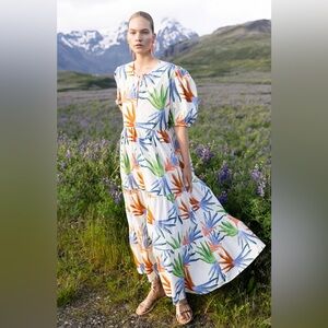 Oliphant puff maxi dress size L NWT